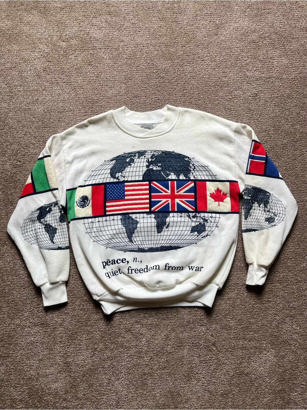 VTG 90’s World Peace Flag Print White Sweatshirt